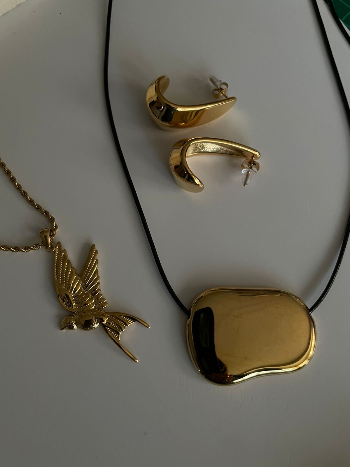 Collar HummingBird