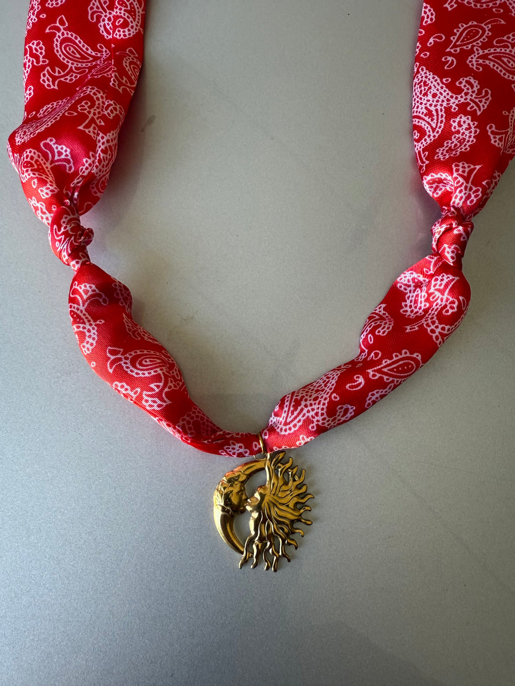 Collar azteca rojo