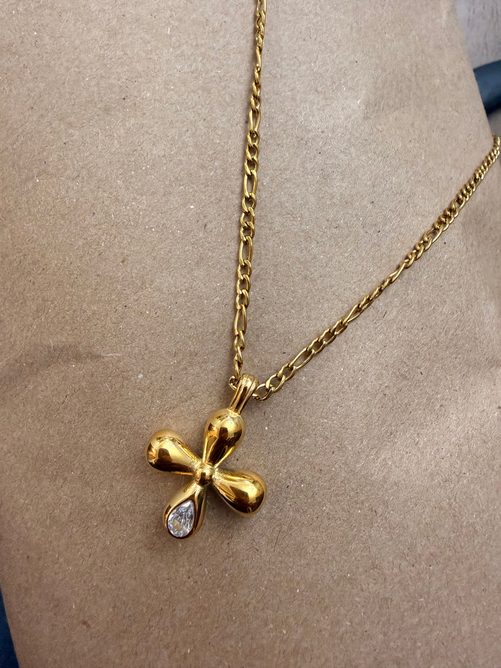 Collar Honey Clovers