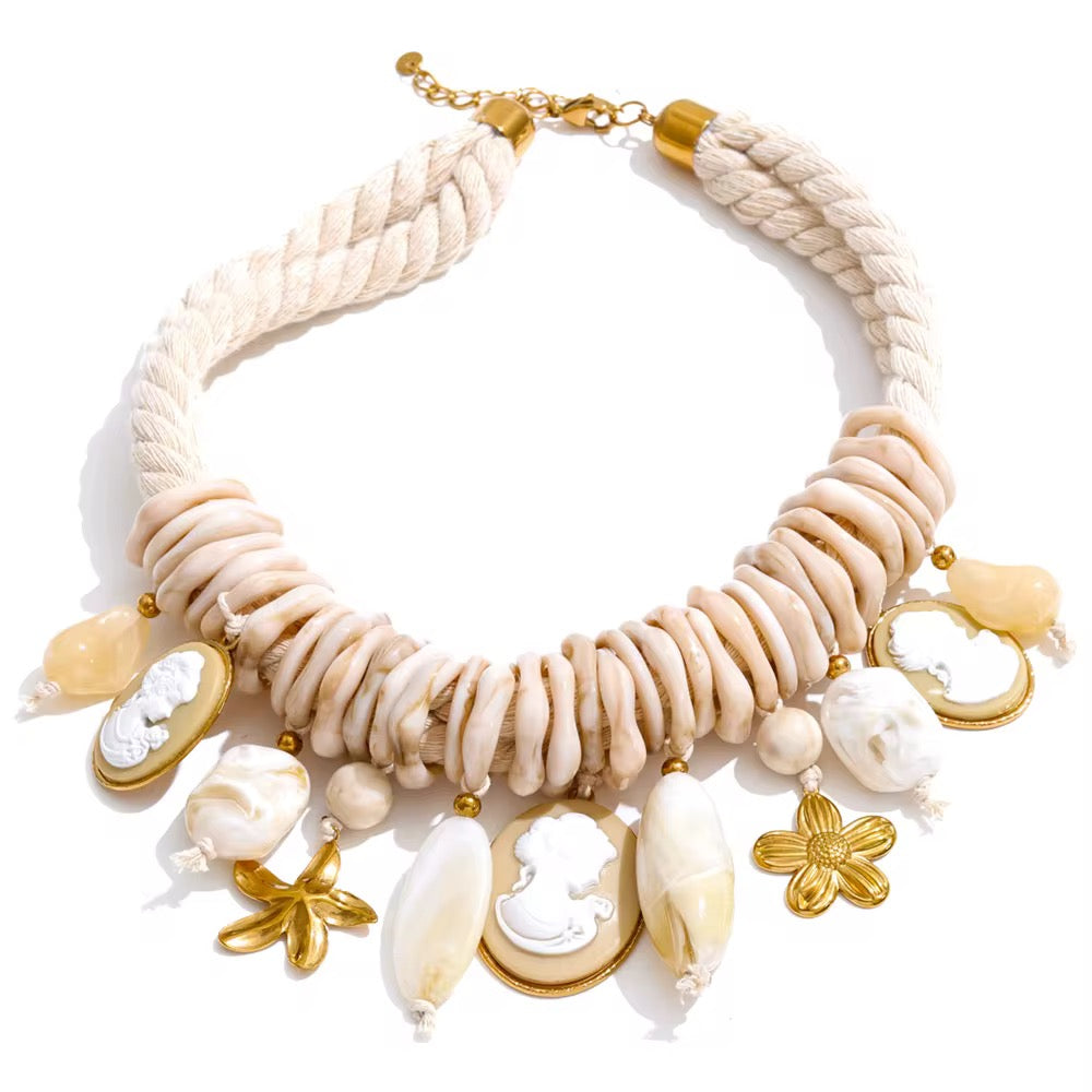 Collar Vanilla Bloom