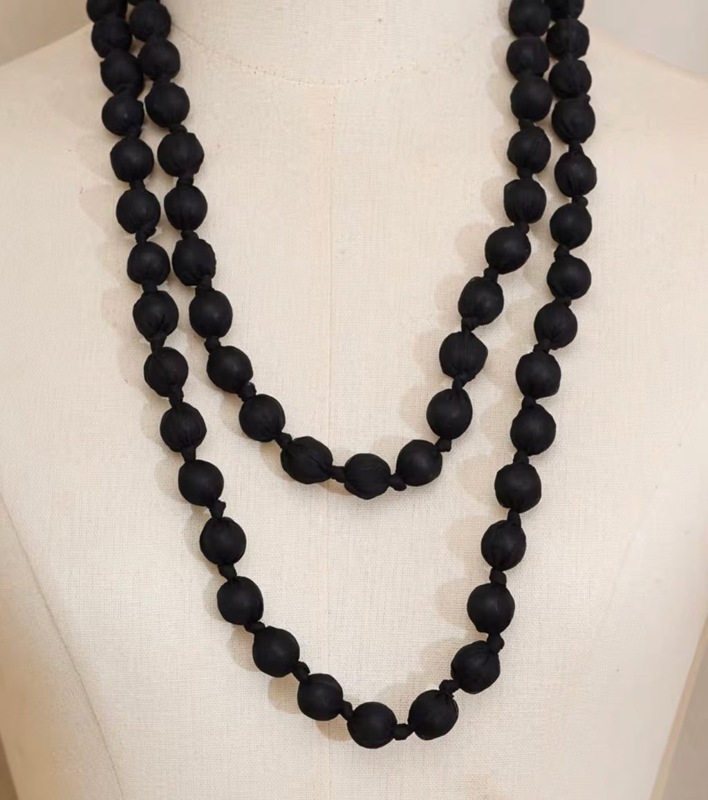 Collar black cherry