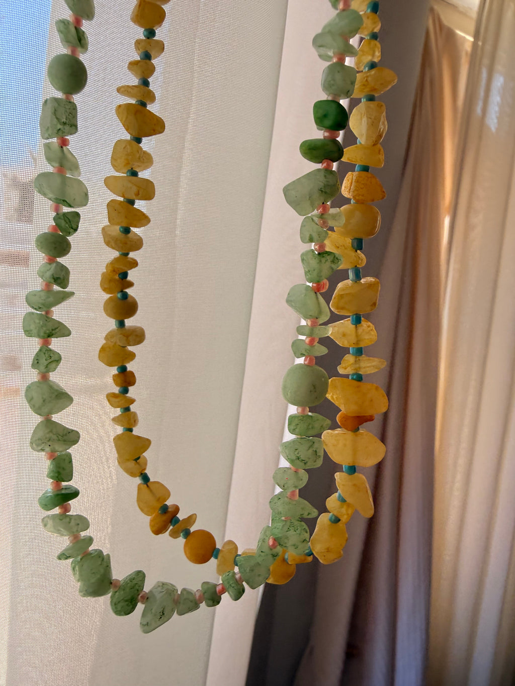 Collar yellow stone