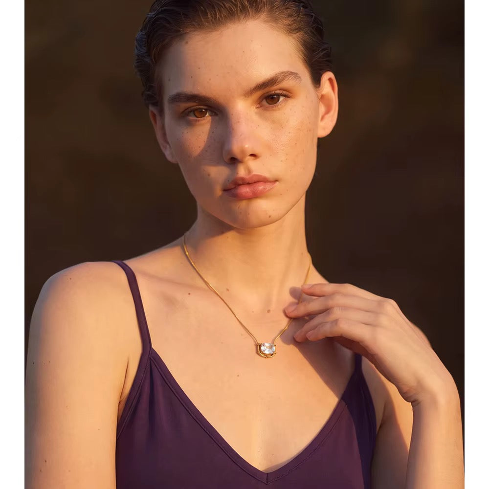 Collar Hold Square