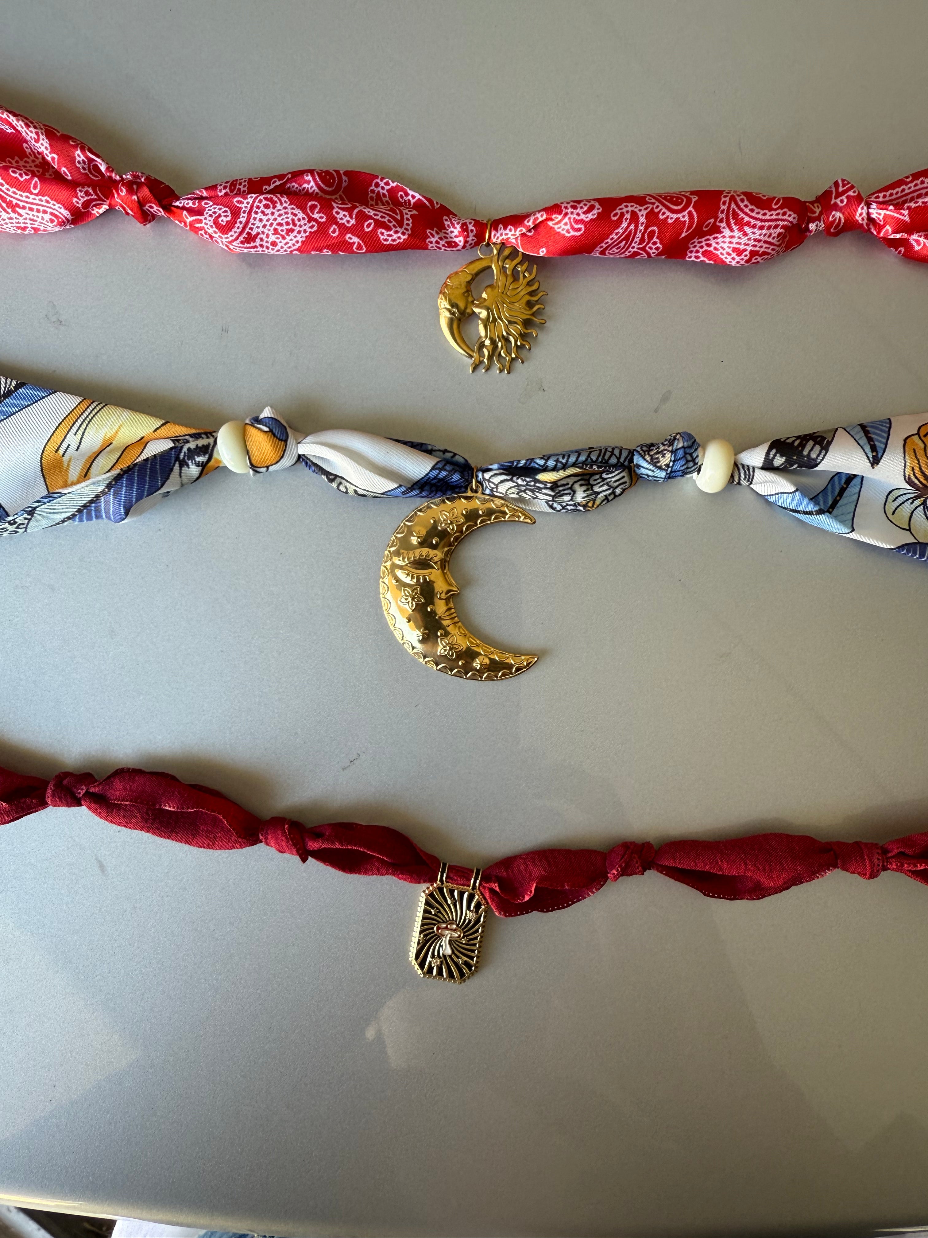 Collar Luna Azul
