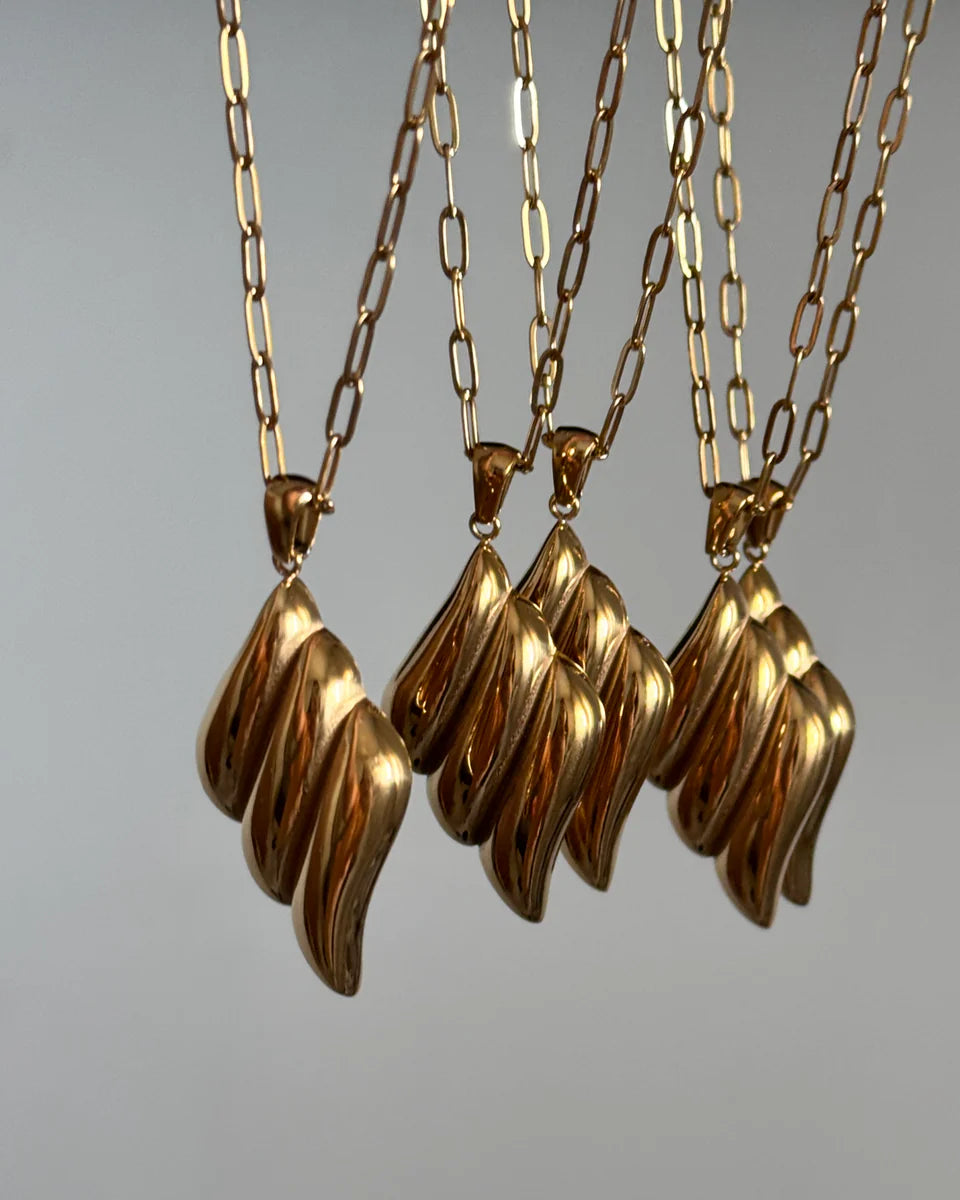 Collar Wings