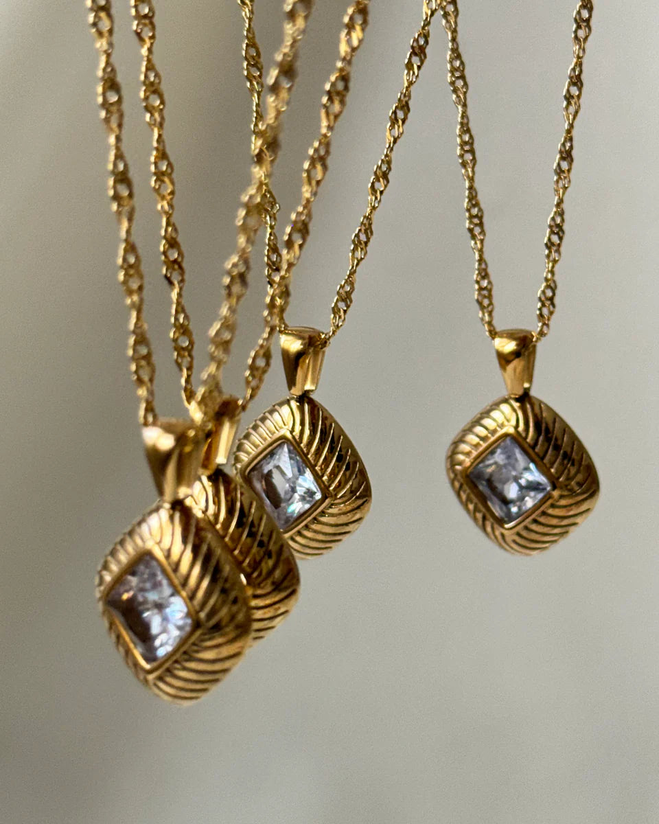 Collar Bridgeth
